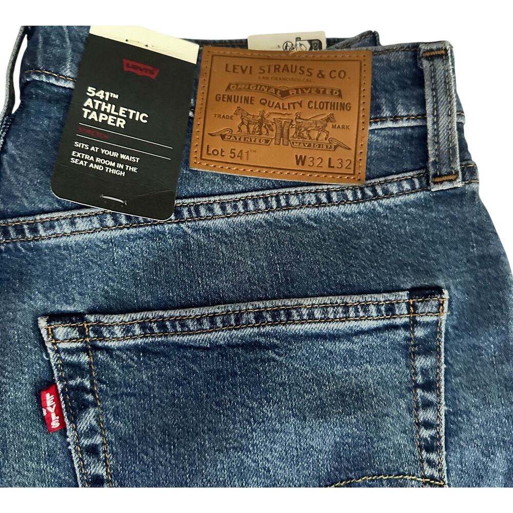 Levis Mens 541 Athletic Taper Jeans 32 x 32 NWT